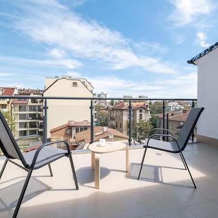 Large Terrace In Old Center Of Sofia By Flat Mаnager Apartment Luaran gambar