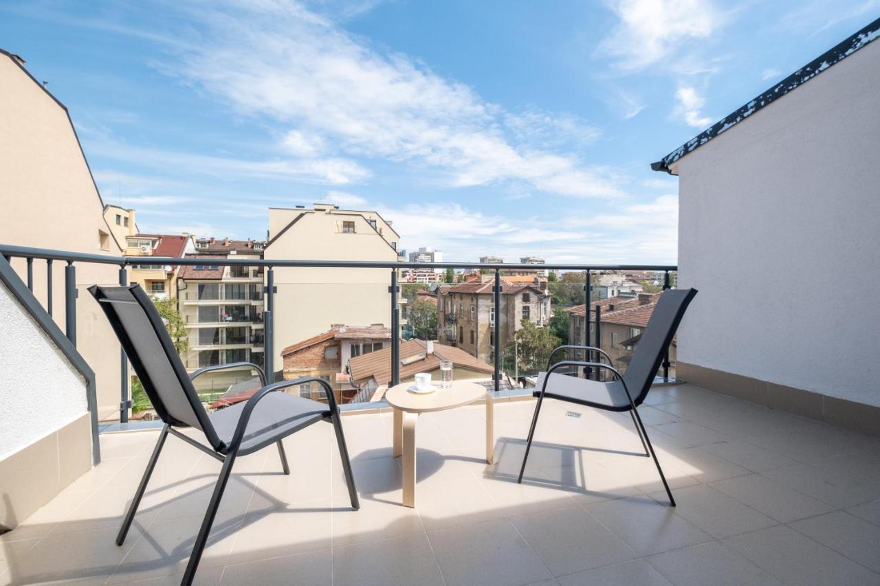 Large Terrace In Old Center Of Sofia By Flat Mаnager Apartment Luaran gambar